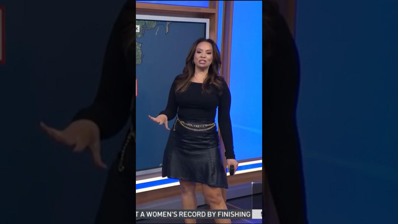 Adelle Caballero👀🚨Leather Skirt !!🚨Nov. 3, 2025 #weather #shortskirt #latina #prettygirl #leather