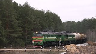 Тепловоз 2М62К-0987 с грузовым поездом / 2M62K-0987 with a mixed freight train