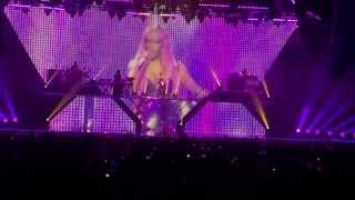 Nicki Minaj The Night Is Still Young & Starships (Live) @ Zenith de Paris 25.03.2015