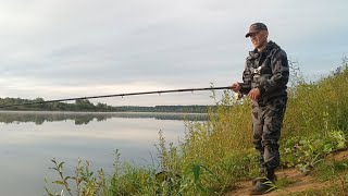 РЫБАЛКА НА БАМБАРДУ. ЧЕХОНЬ КЛЮЁТ ДУПЛЕТОМ. Река вышла из берегов.