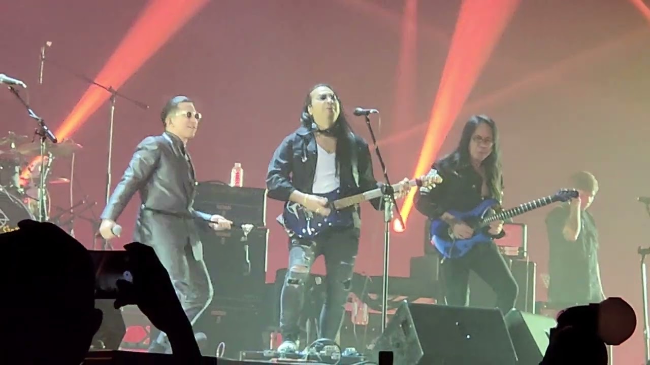 เป้ Hi-rock Feat. เฟิร์ส Slot machine เพลง กระจกร้าว #concert #shortchargeshockrockreturn