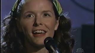 Watch Edie Brickell Rush Around video