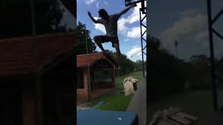 Pedro Mattos pulando de ollie no Gap cabuloso da AABB banco do Brasil #skate #skateboard