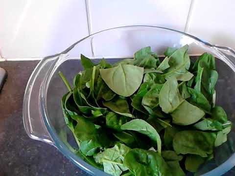 Video: Hoe Maak Je Een Spinazie-aardbeisalade?