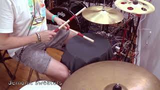 Minimalist drumming to Yamaha Portasound PS-400 Grooves