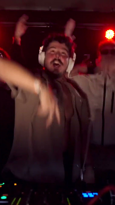 AVAION playing this insane flashback remix 😭😮‍💨 #avaion  #somebodythatiusedtoknow #clubsounds