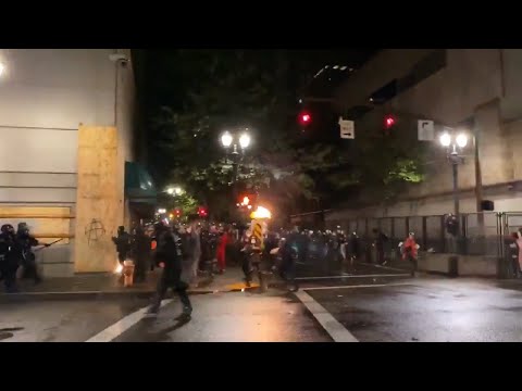 $2.1 Million set bail covered for Molotov Cocktail-throwing BLM-activist Malik F. Muhammed. – © Videokings