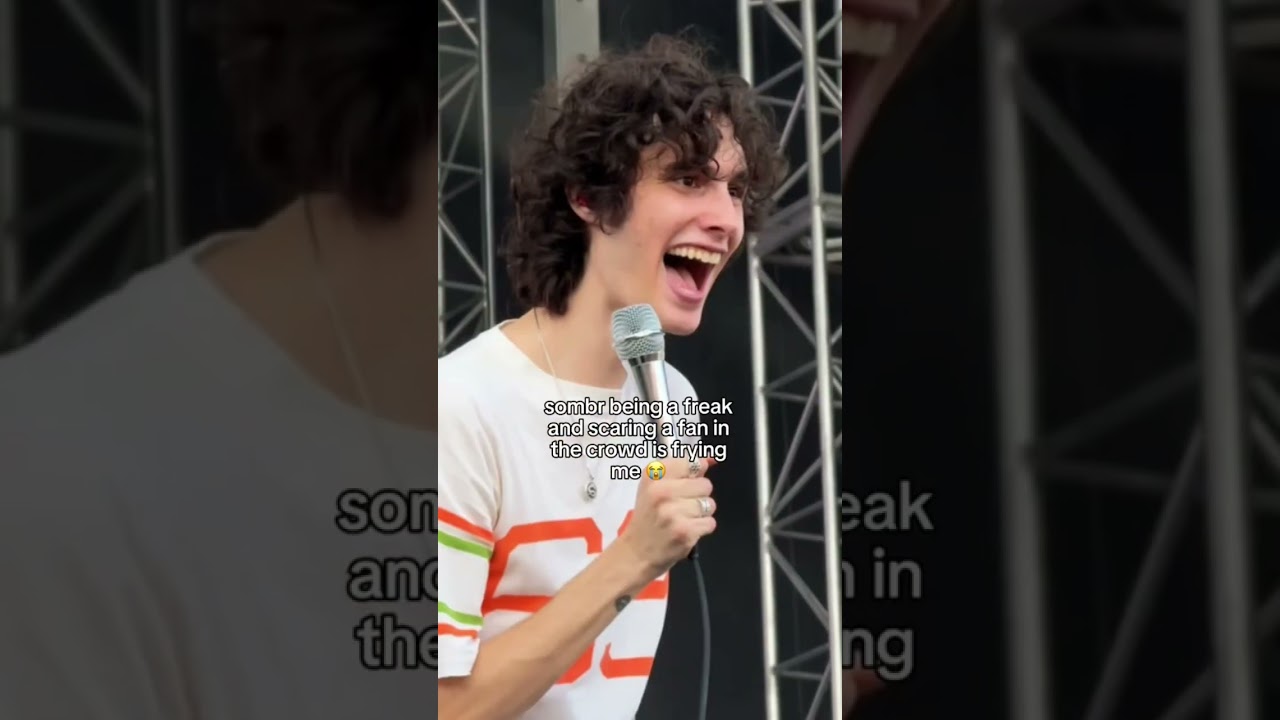 Смотреть «i swear sombr always has the most fun on stage #sombr» на YouTube Смотреть «i swear sombr always has the most fun on stage #sombr» на YouTube