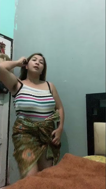 Dasar tante genit pake acara pamer ketek berbulu bikin b4fsu aja