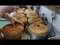シフォンケーキの型抜きとカットの作業風景
