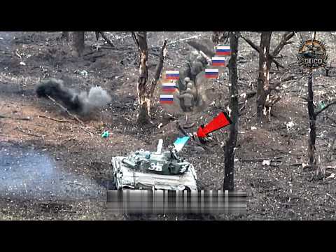 Ukrainian Tank Fires Directly Into Russian Trench at Close Range