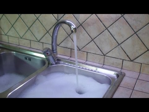 Come sturare il tubo di scarico del lavello-How To unblock a kitchen sink drain
