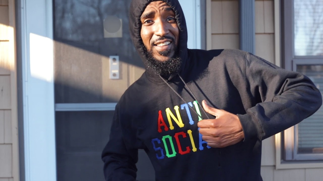 4Blocks Ent Present : Jay-Siah - My Own Lane ( Official Video ) auf YouTube ansehen 4Blocks Ent Present : Jay-Siah - My Own Lane ( Official Video ) auf YouTube ansehen
