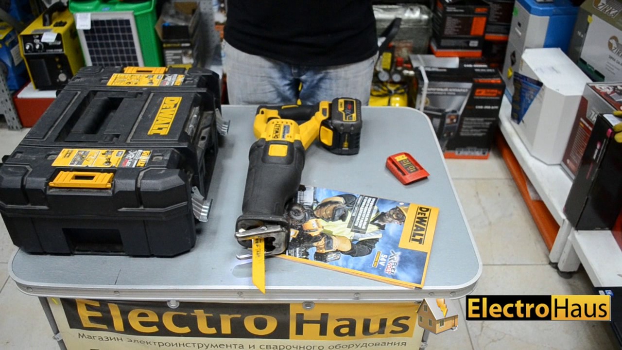 Аккумуляторная сабельная пила DeWALT DCS388