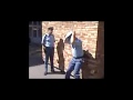 policier algerien danse.wmv