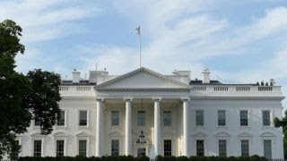 White House announces it will not increase pay for federal workers