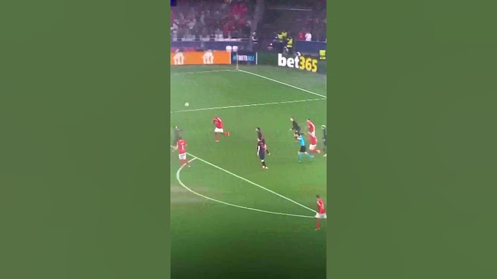 Rafinha's Golden Goal for Barcelona Against Benfica