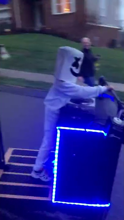 DJ Marshmello costume