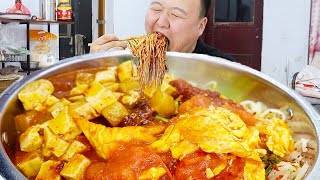 A Qiang's appetite is not very good eat oily noodles warm heart and stomach hearty super enjoya
