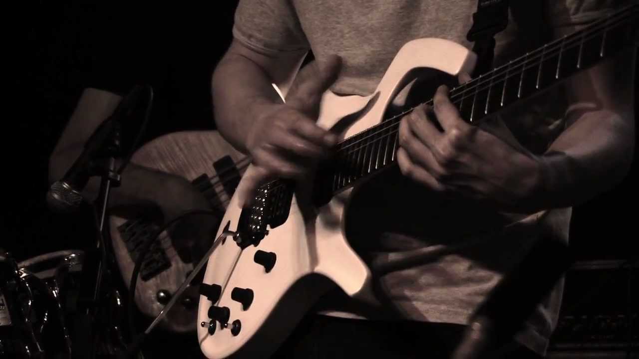 YouTube에서 Left Behind - Versus Five, live 2011 보기 YouTube에서 Left Behind - Versus Five, live 2011 보기