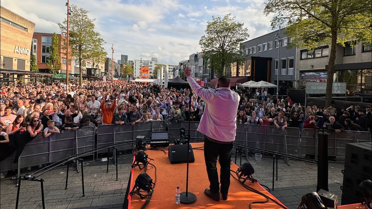 Danny Lit - Even aan me moeder vragen. Bevrijdingsfeest Grote Markt
