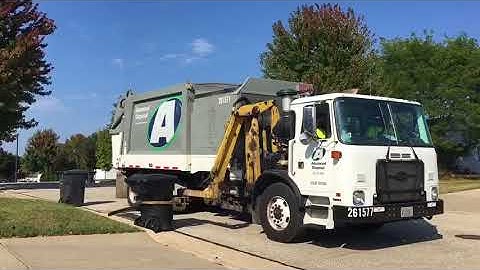 Advanced Disposal 261577 - Autocar Heil Python