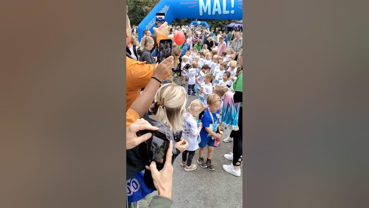BMW Oslo marathon 2024 kids medals YouTube