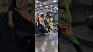 Navratri special Garba Dance 💃Dance with SangVi #trending #mehandi #shorts #navratri2021