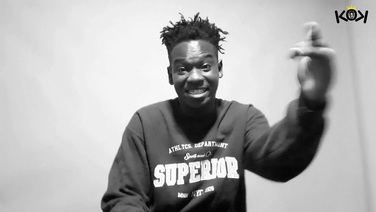 Guarda Koo Ntakra - Intro & Gbelemi Live Session su YouTube Guarda Koo Ntakra - Intro & Gbelemi Live Session su YouTube