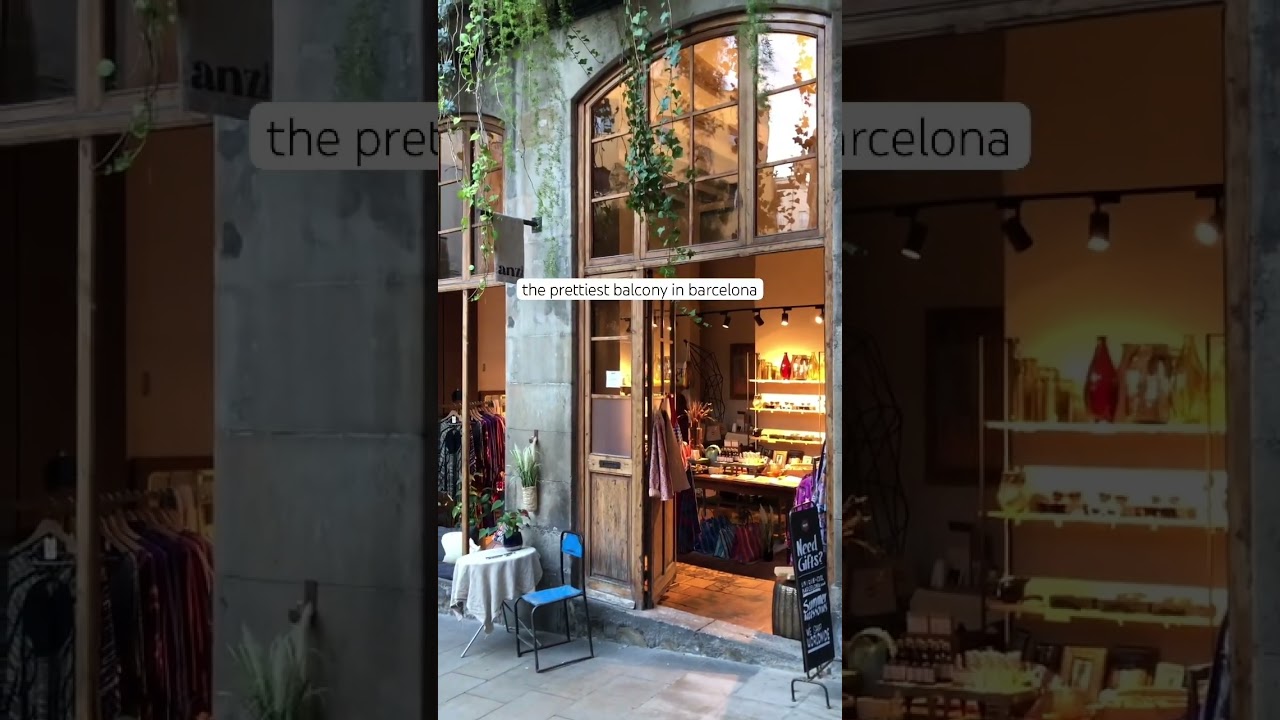 The prettiest balcony in Barcelona | the best of the gothic quarter 