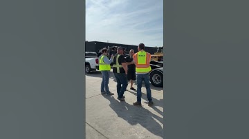 John talks to our client Raka Rentals about how to use their Mobilizer Trailer | ContainGo