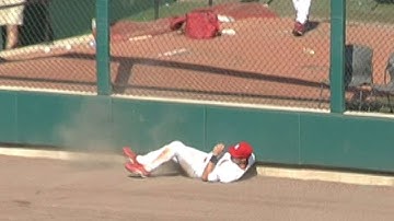 LAD@STL: Ankiel makes over-the-shoulder basket catch
