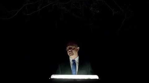 6002 LED linear luminaire lights up the dark