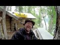 Reizen Waes -  Tom covert Happy in Alaska