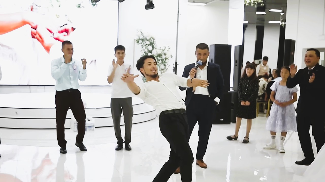 Өнерлі жігіт тойда таңдай қақтырды Сабыржан в шоке. the guy perfectly danced Michael Jackson's dance