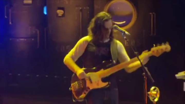 Watch This and Don't Tell Me Geddy Lee isn't one o...