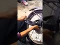 طريقة عبقرية لتركيب الشمبرير بلا ما تفك العجلة دراجة نارية إصلاح الدراجة نصيحة ميكانيكية 