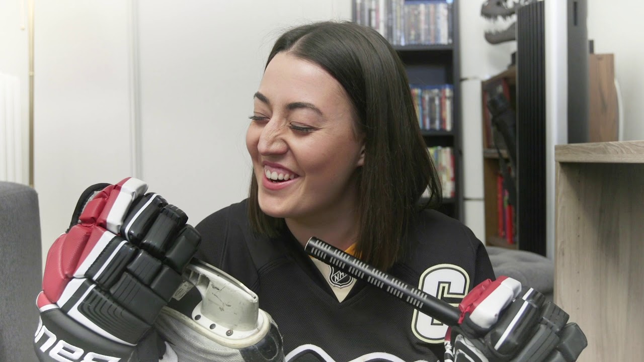 ASMR Hockey Teammate Roleplay (KISSING, SPITTING, ZAMBONI SOUNDS