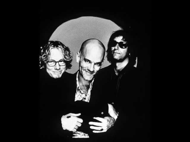 Assista a R.E.M. - Crazy no YouTube Assista a R.E.M. - Crazy no YouTube