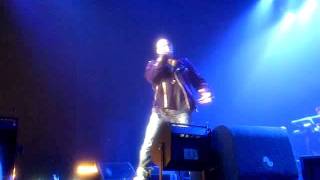 R.kelly live in hmh 2011 thoi thong Resimi