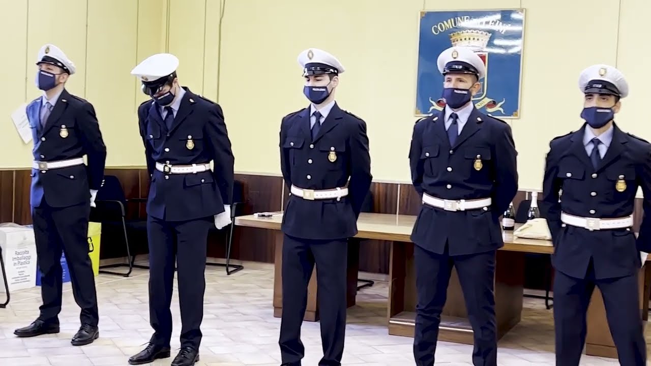 Consegna distintivi nuovi agenti Polizia Municipale