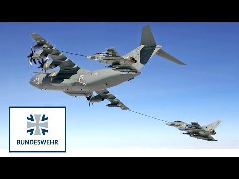 Tanken in der Luft - A400M betankt Eurofighter - Bundeswehr