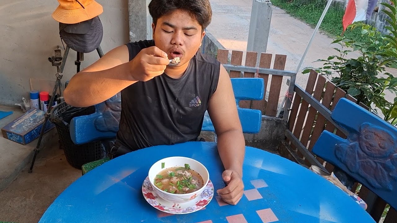 😁เข้าครัวทำเมนู ต้มแซ่บหมูสับให้ลูกชายกับเมียทานครับผม🥰🥰