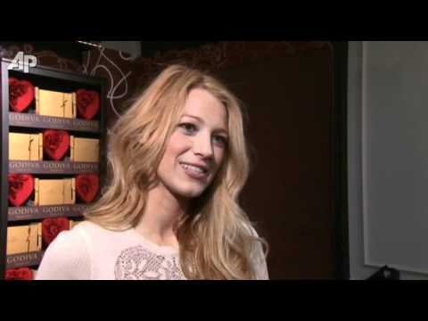 Video: Privirea Lui Valentine A Lui Blake Lively