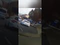 Divljao autom po gradu pa udario stub, snimljen trenutak nezgode