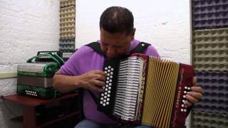 Video thumbnail of "EL SANTO CACHON - CONRADO ÁLVAREZ"