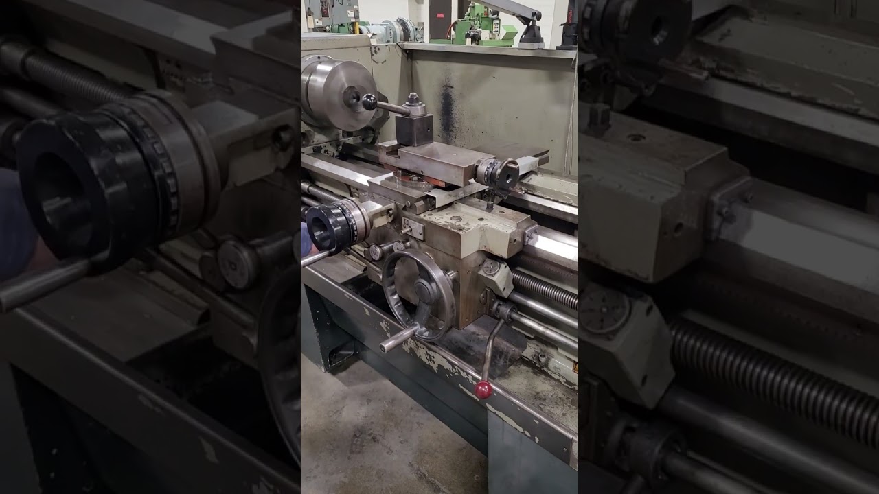 17&rdquo; x 40&rdquo; Clausing-Colchester &ldquo;17&rdquo; Engine Lathe (L1143)