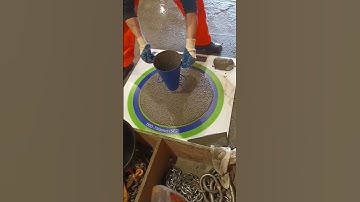 Slump flow test of SCC(self compacting concrete).