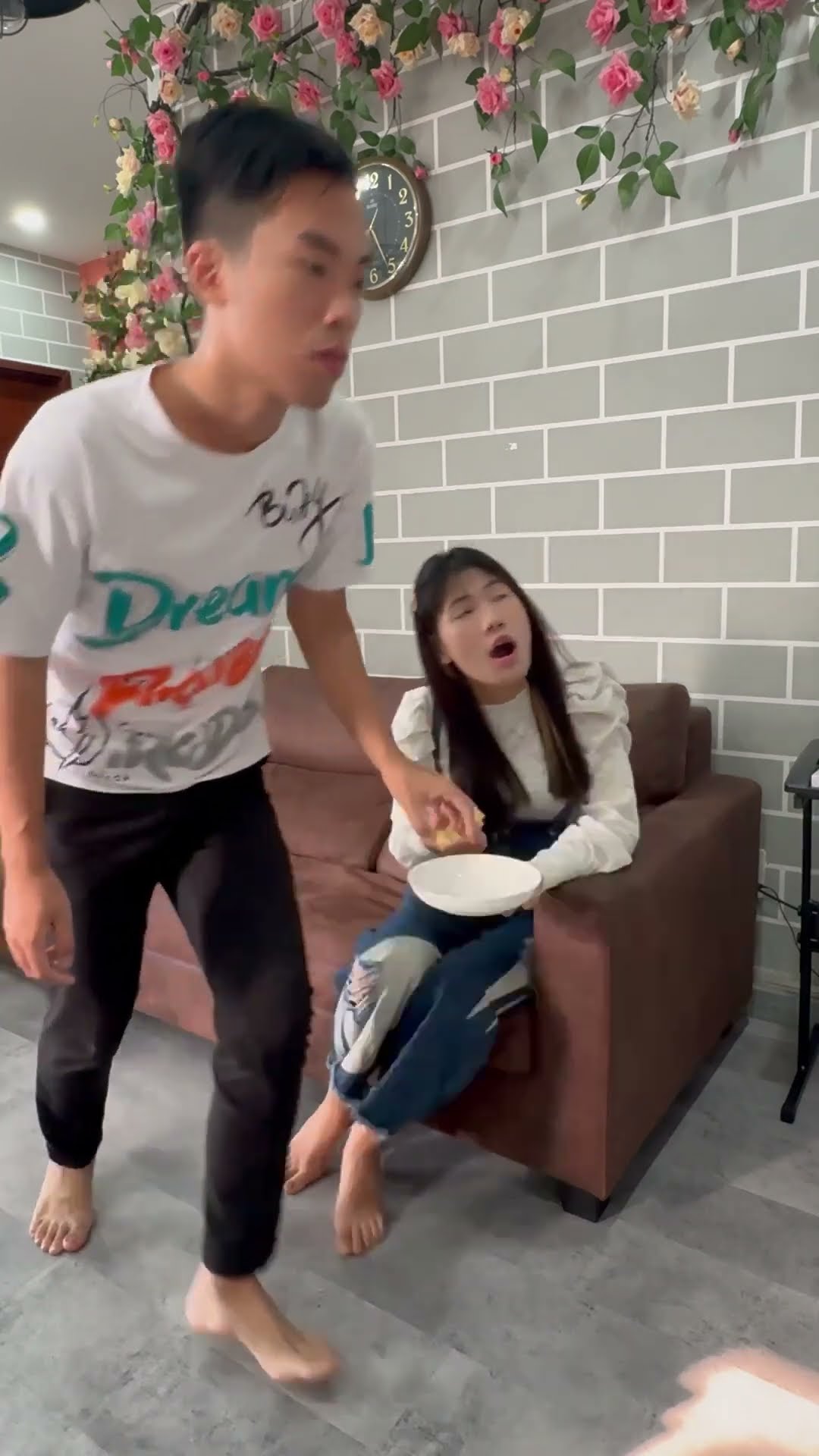 Su Hao comedy: Troll my sister by cake ? #shorts