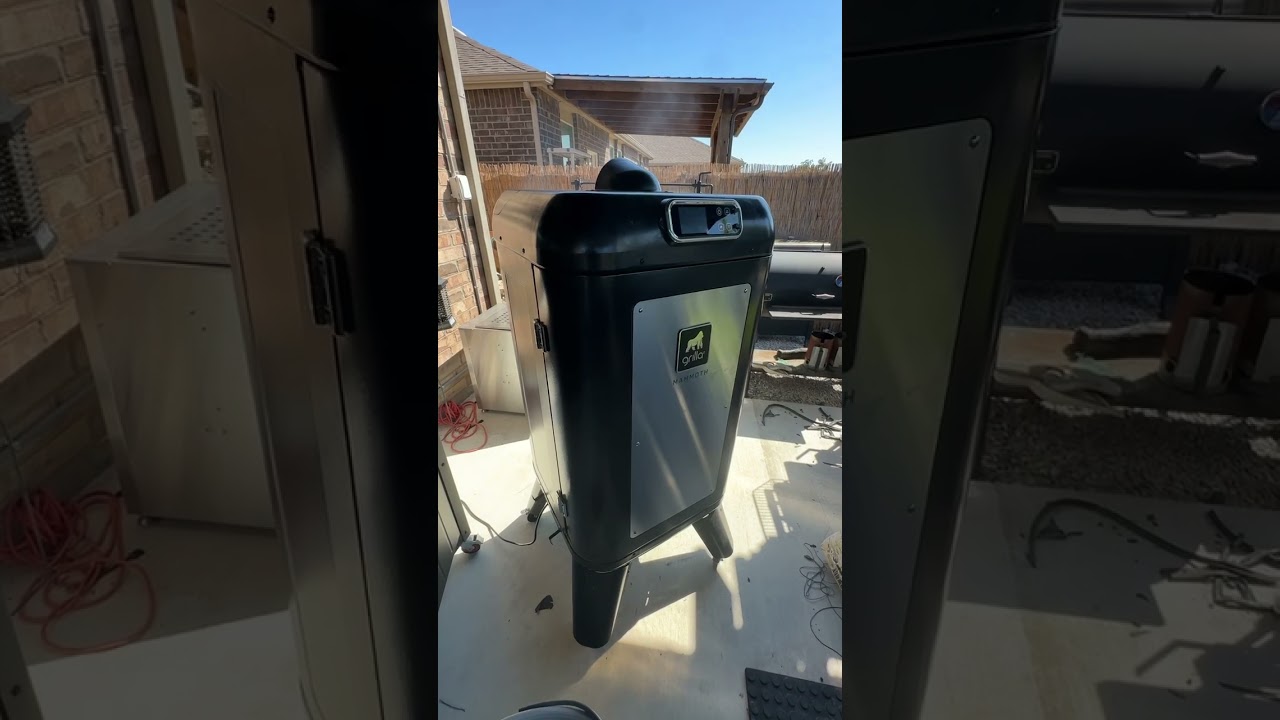 Mammoth Pellet Smoker by Grilla Grills. 